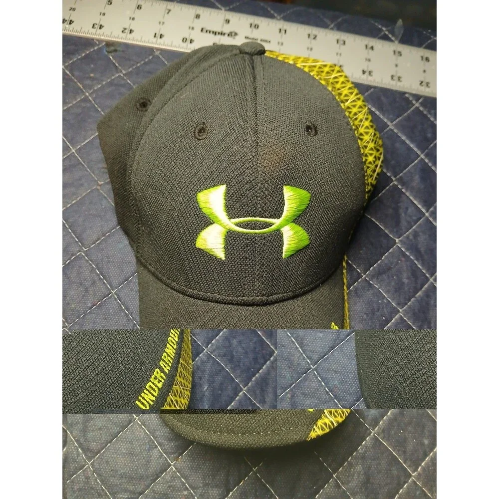 Under Armour Cloth Black Green Embroidered Logo